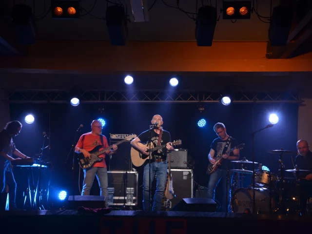 The Others Lac De Saint Pardoux Concert