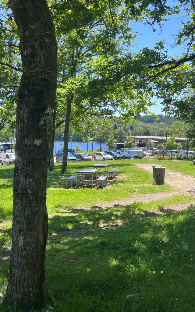 Aire De Pique Nique La Piscine Site De Santrop Lac De Saint Pardoux